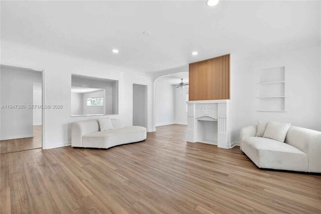 Building Photo - Southwest 26th Street, Miami, FL 33133 - 3 BR 2 BA single-family home