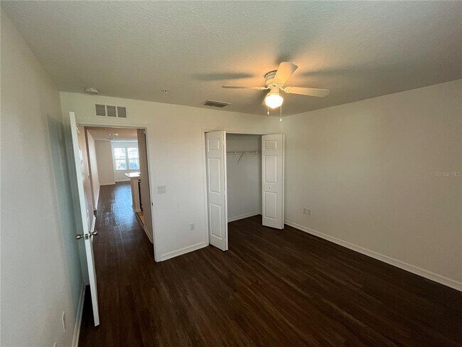 Building Photo - 295 Flower Ln