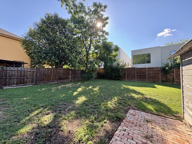 Building Photo - 4518 Capitol Ave