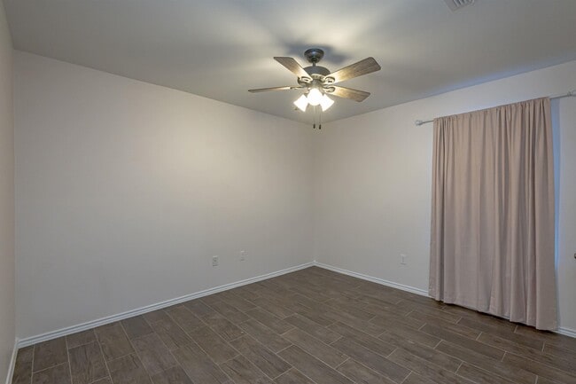 Building Photo - 3622 Octavia Dr
