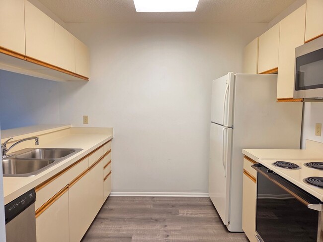Building Photo - Over 55 Community~Waterview~Washer& Dryer~...