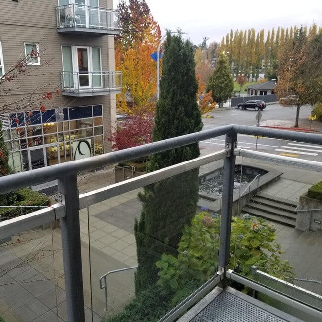 Building Photo - Contemporary 1 bedroom in downtown Kirkland