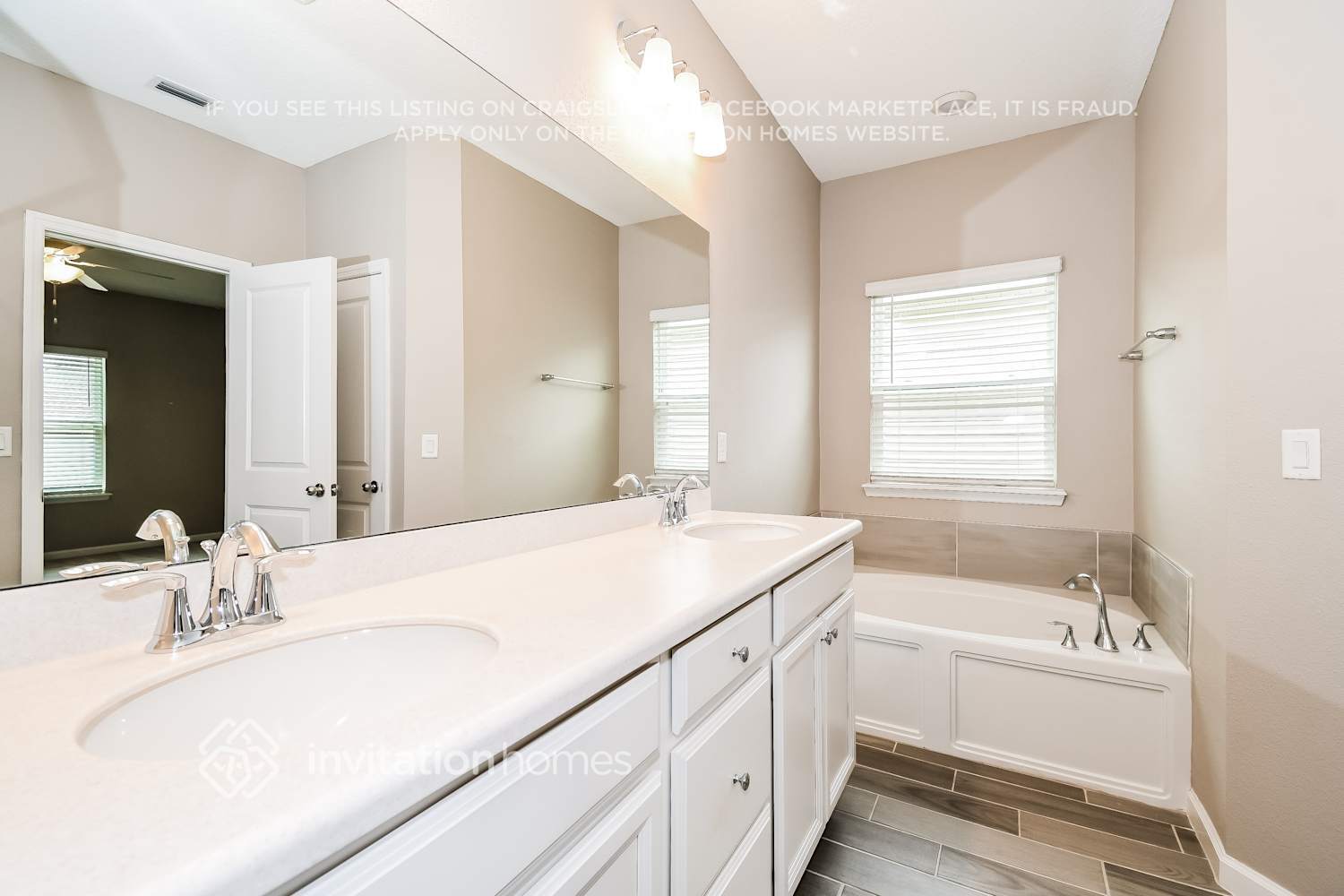 Building Photo - 10009 Lemon Grass Ln