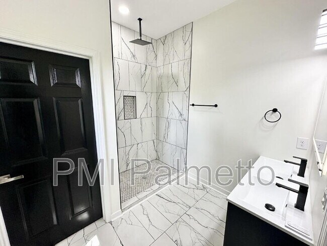 Building Photo - 1121 Zeigler St