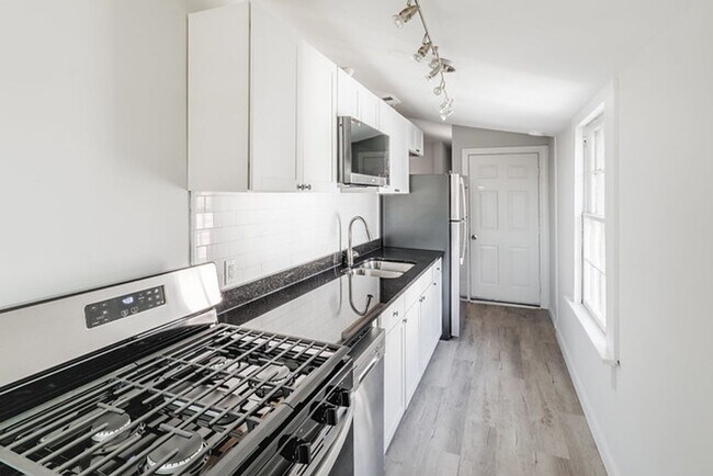 Building Photo - Great Apartment in Church Hill for Rent!