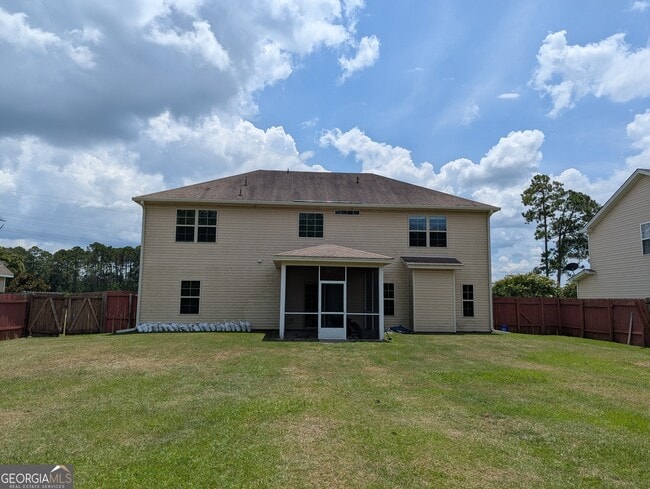 Building Photo - 100 Saratoga Dr