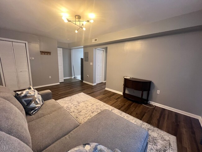 Building Photo - Lovely 1 BR/1 BA Condo in Congress Heights!