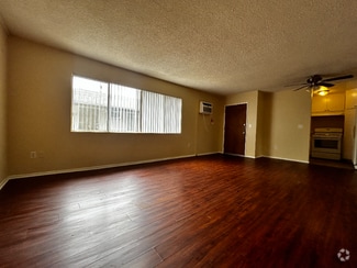 Building Photo - 1545 Mentone Ave