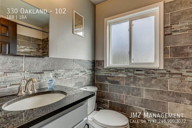 Building Photo - 330 Oakland-102