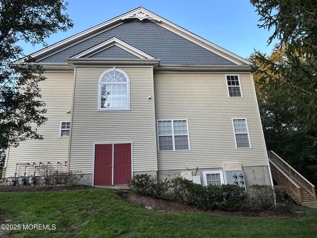 Building Photo - 72 Oxford Ct