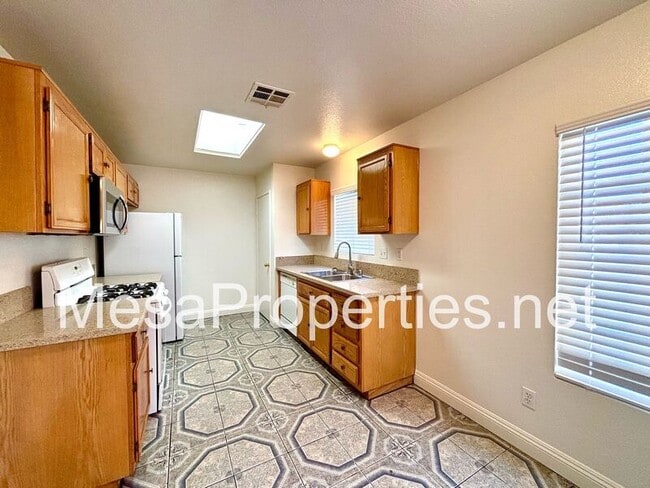 Building Photo - 10607 Moorefield Cir