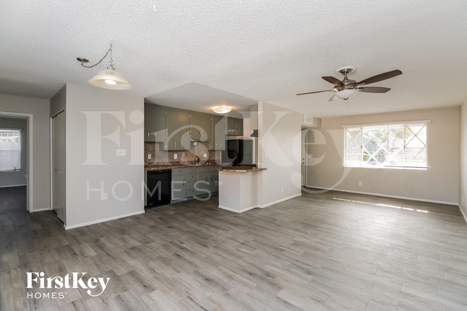 Building Photo - 2030 E Aspen Ave