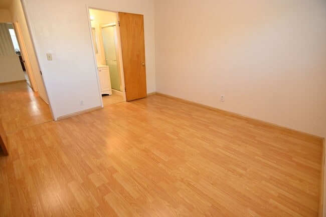 Building Photo - Central Santa Clara Location, 3/2 with AC