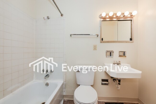 Building Photo - 4344 Kitridge Rd