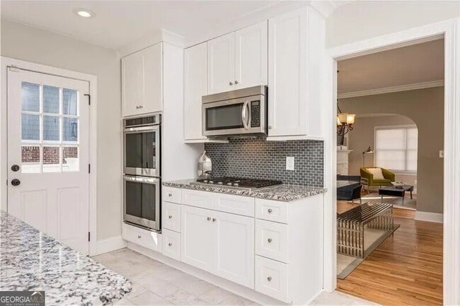 Building Photo - 311 Delmont Dr NE