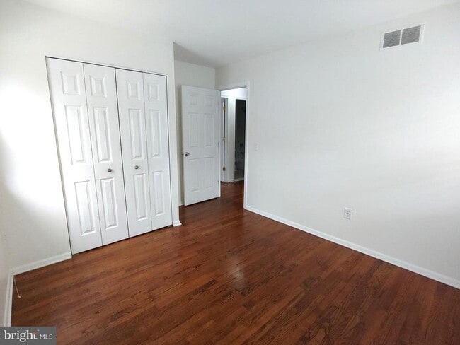 Building Photo - 149 Northway