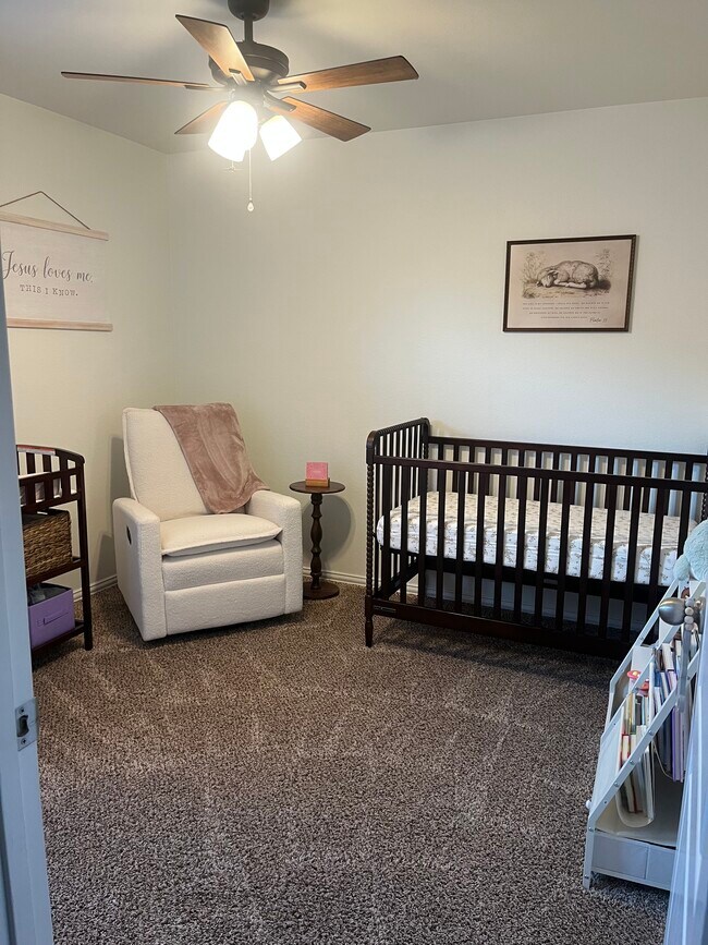 Building Photo - 208 Robin St