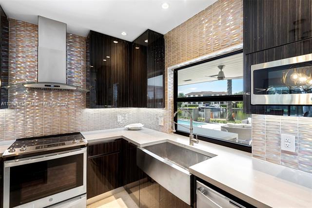 Building Photo - 540 Reinante Ave