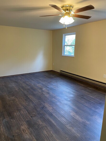 Building Photo - 264 Lutz Rd
