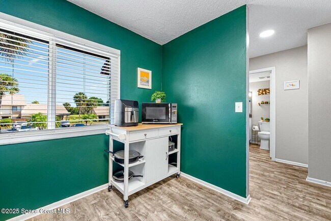 Building Photo - 2175 Golf Isle Dr