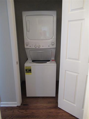 Building Photo - 106 S Clark St