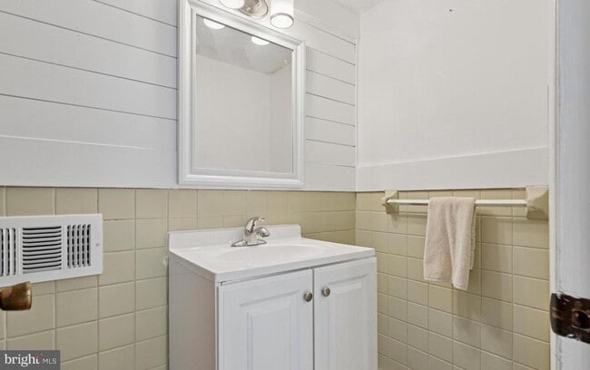 Building Photo - 3334 Germantown Pike