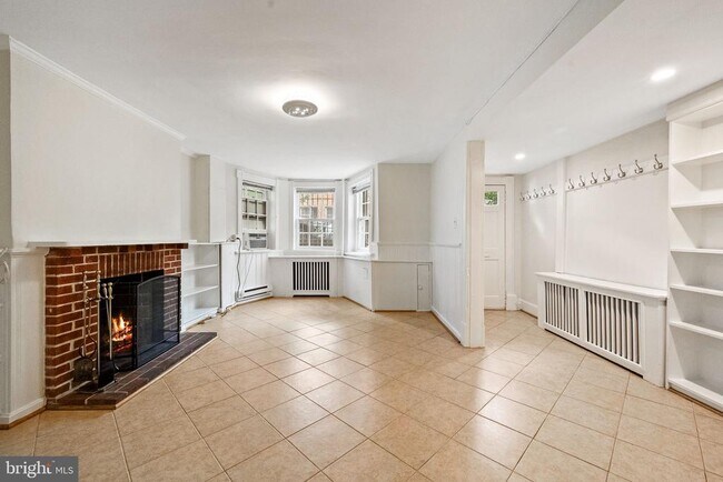 Building Photo - 1530 34th St NW