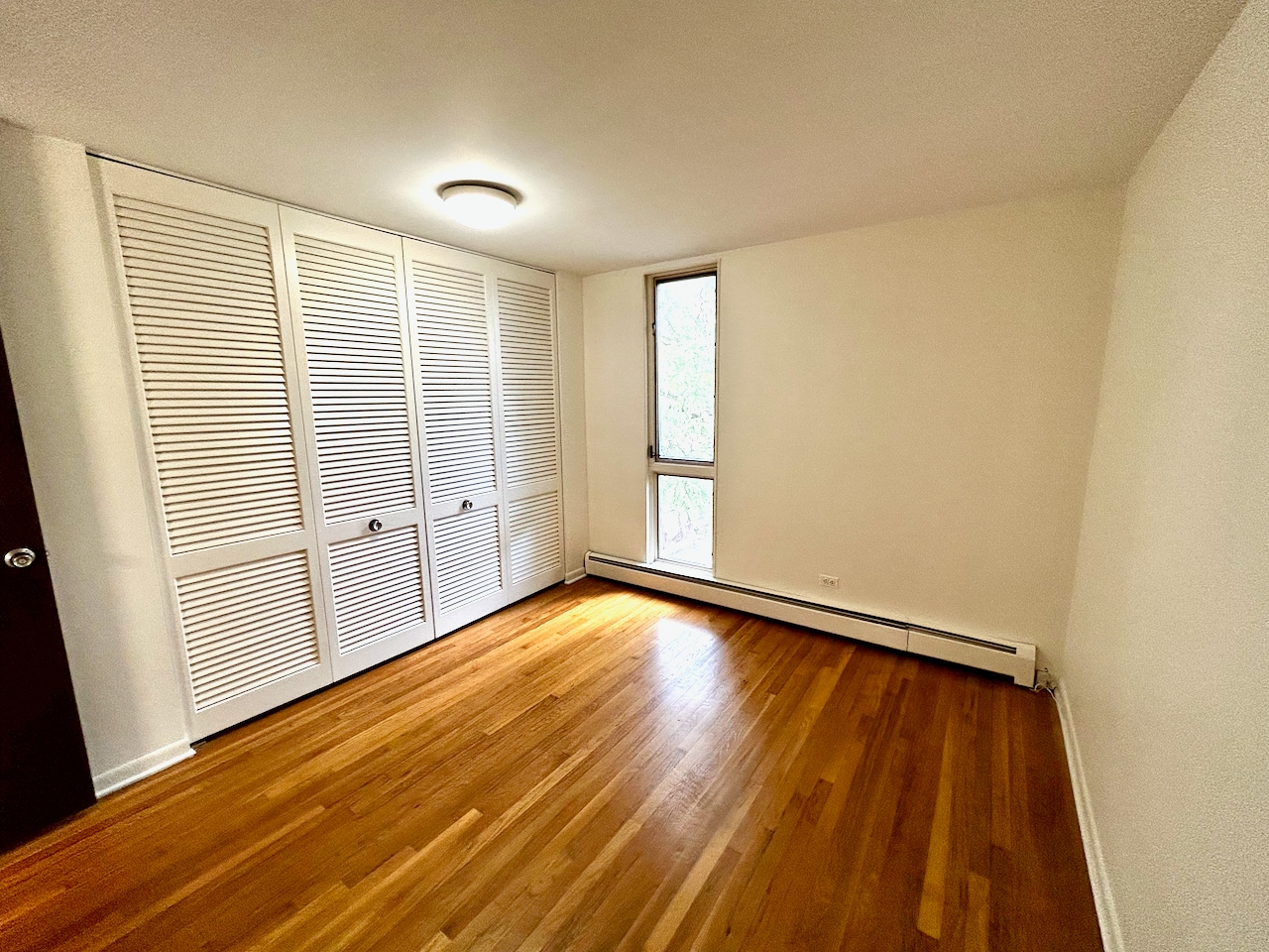 Bedroom - 5435 N Artesian Ave