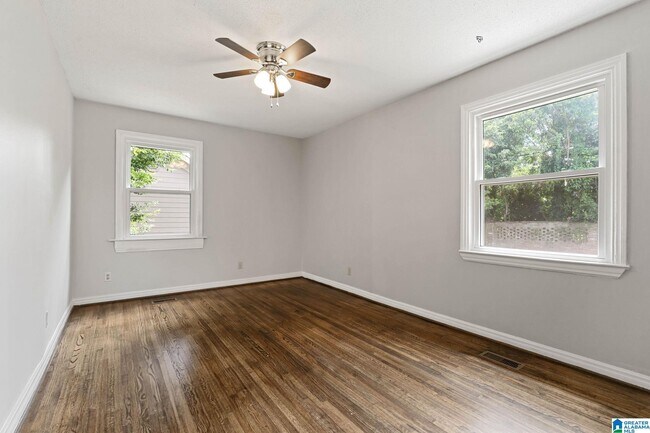 Building Photo - 5 Beverly Heights