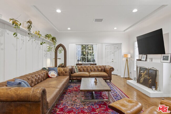 Building Photo - 8998 Lloyd Pl