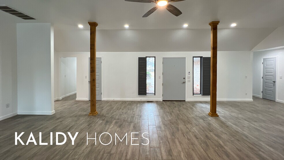 Building Photo - 12510 Maple Ridge Rd