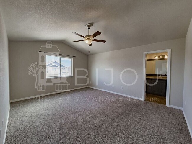 Building Photo - 10881 Aliso Dr