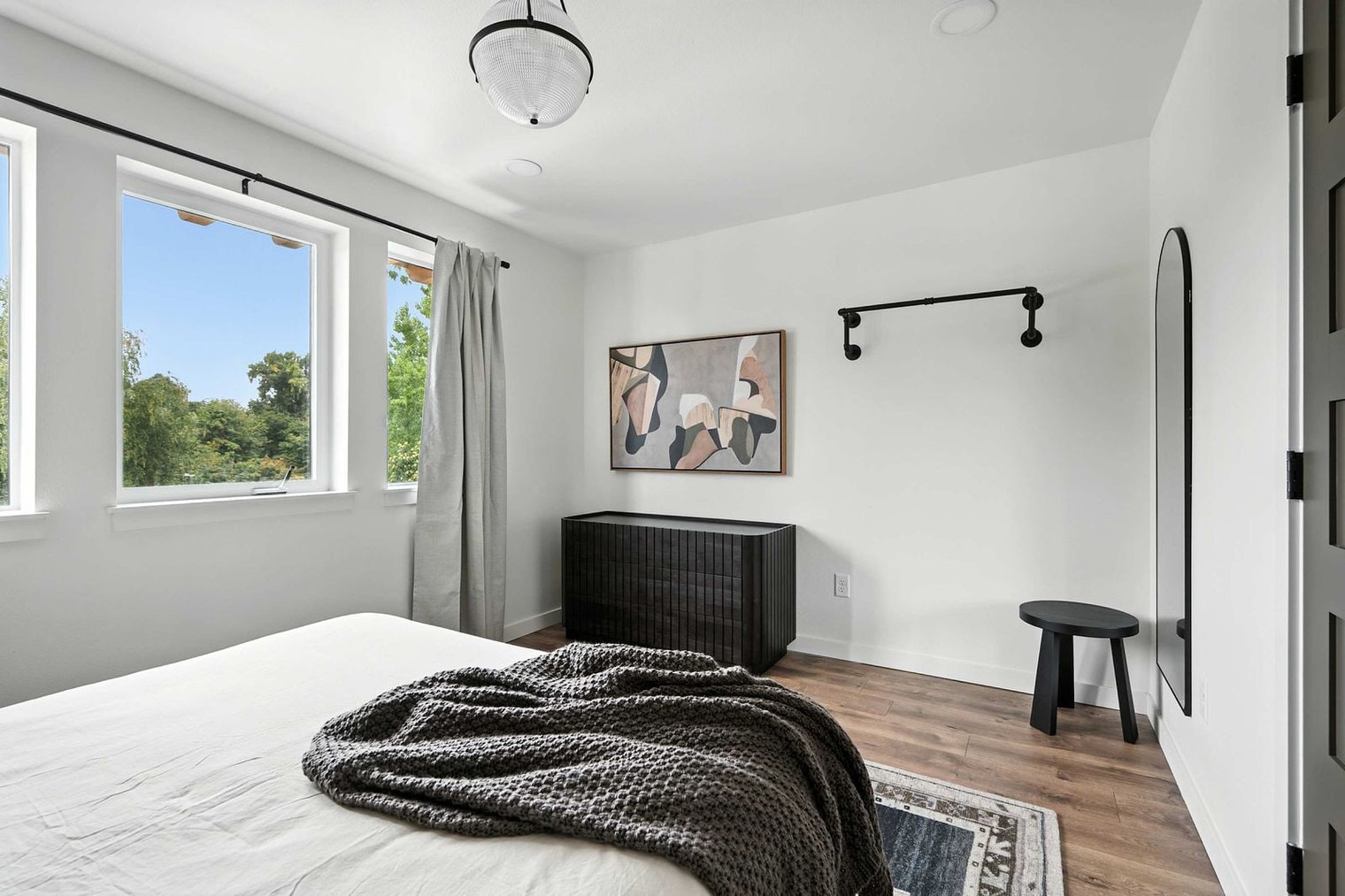 Building Photo - 925 NE 23rd Ave