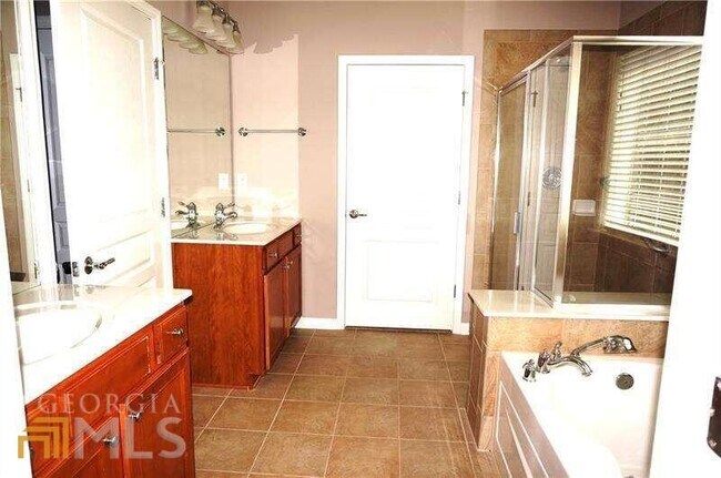 Building Photo - 6026 Creekside Ln