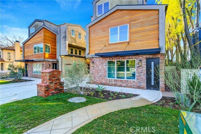 Building Photo - 530 Fano St