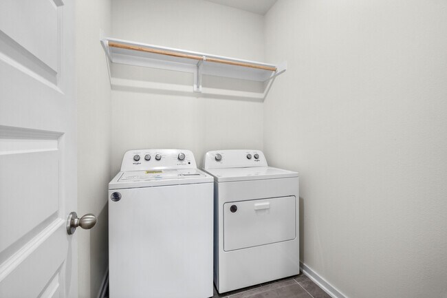 Building Photo - 257 S Harrogate Ln