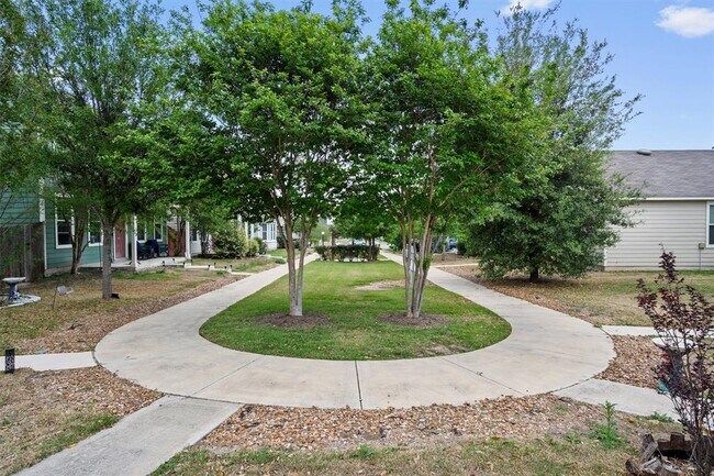 Building Photo - 1629 Arbor Knot Dr