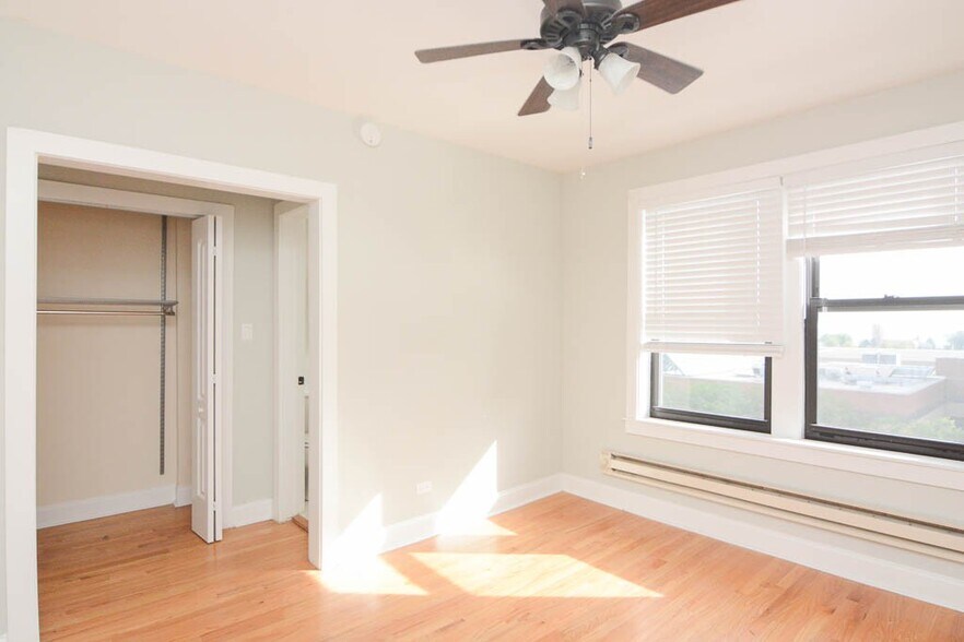 Building Photo - 618 W Patterson Ave