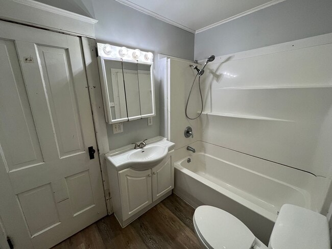 Building Photo - 902 S 4th Ave