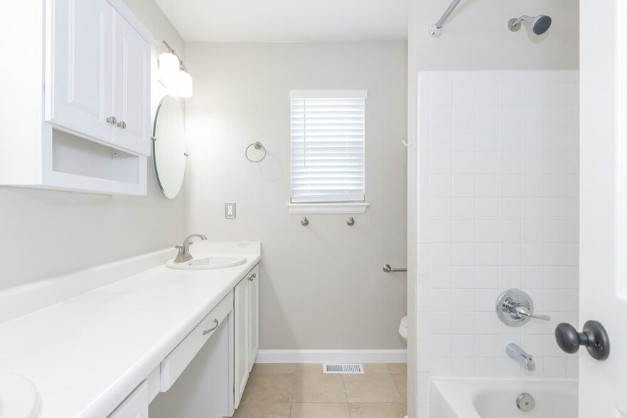 Building Photo - 10319 Woodrose Ln