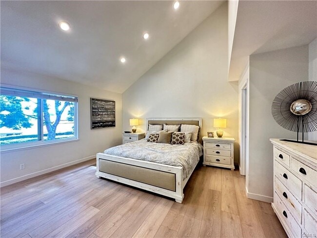 Building Photo - 27 Bluecoat