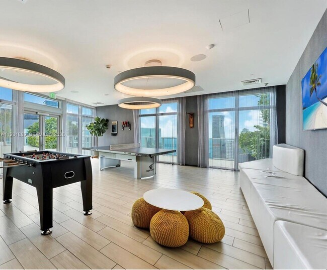 Building Photo - 1100 S Miami Ave