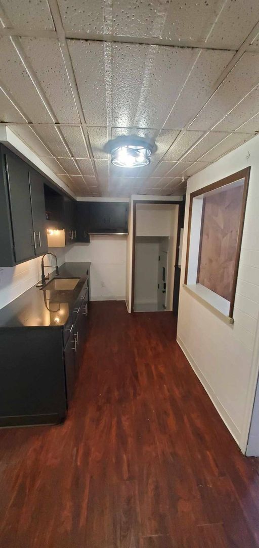 Building Photo - Charming 2-Bedroom Property in Prime Location