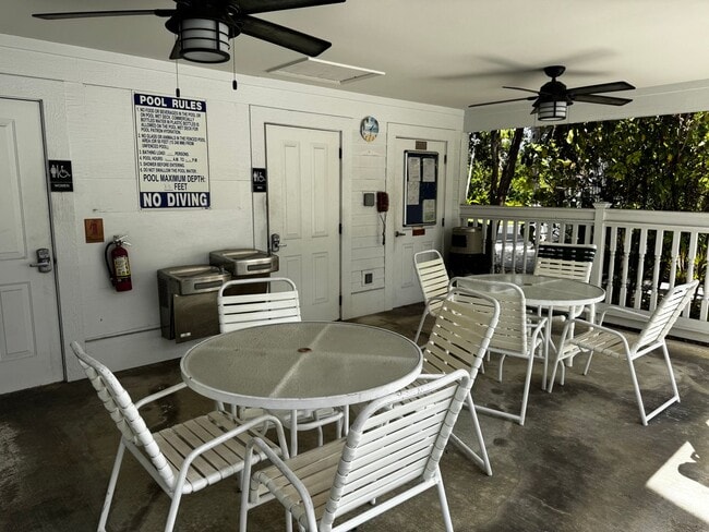 Building Photo - Key West Condo For Rent