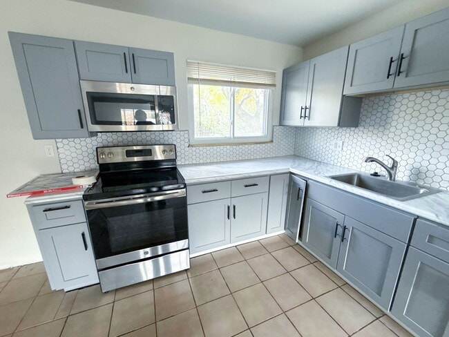 Building Photo - Beautifully Updated 4-Bedroom Ranch on a Peaceful Cul-de-Sac!