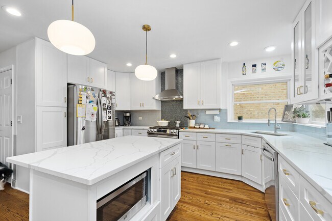 Building Photo - 1618 N 78th Ct