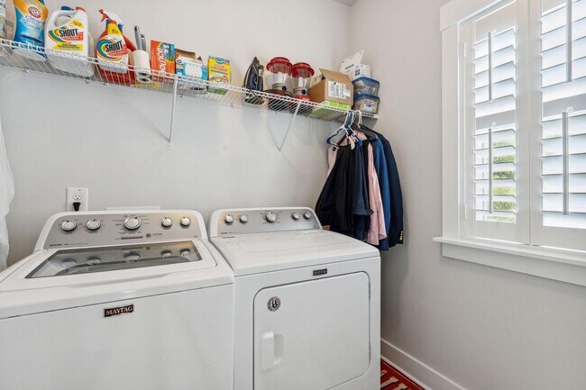 Building Photo - Well maintained home in Fleming Park - Jam...