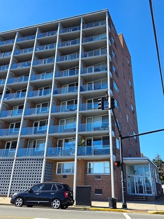 Building Photo - 899 Boulevard E-6B-6B