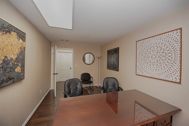 Building Photo - 715 Grand Ave