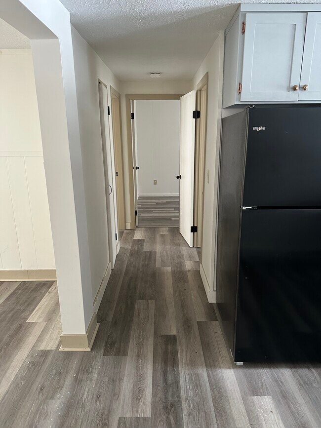 Building Photo - 296 Turners Falls Rd